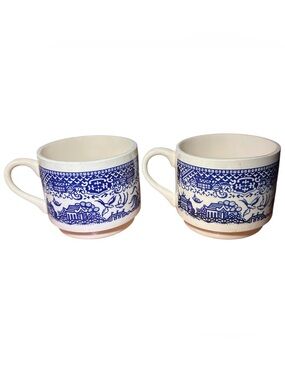 Vintage Royal China USA Blue Willow pattern stackable coffee mugs set of 2.